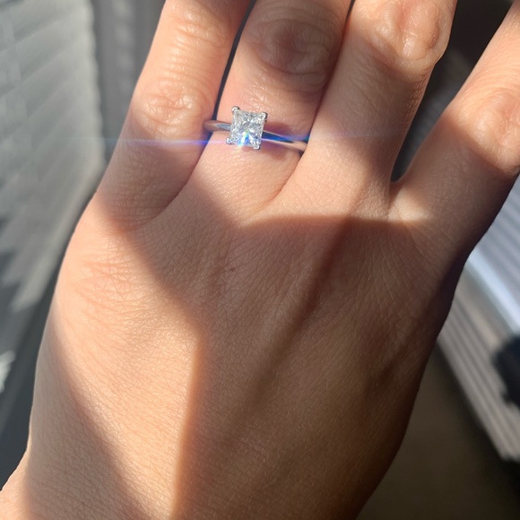 T&co ring - Picture 2 of 2